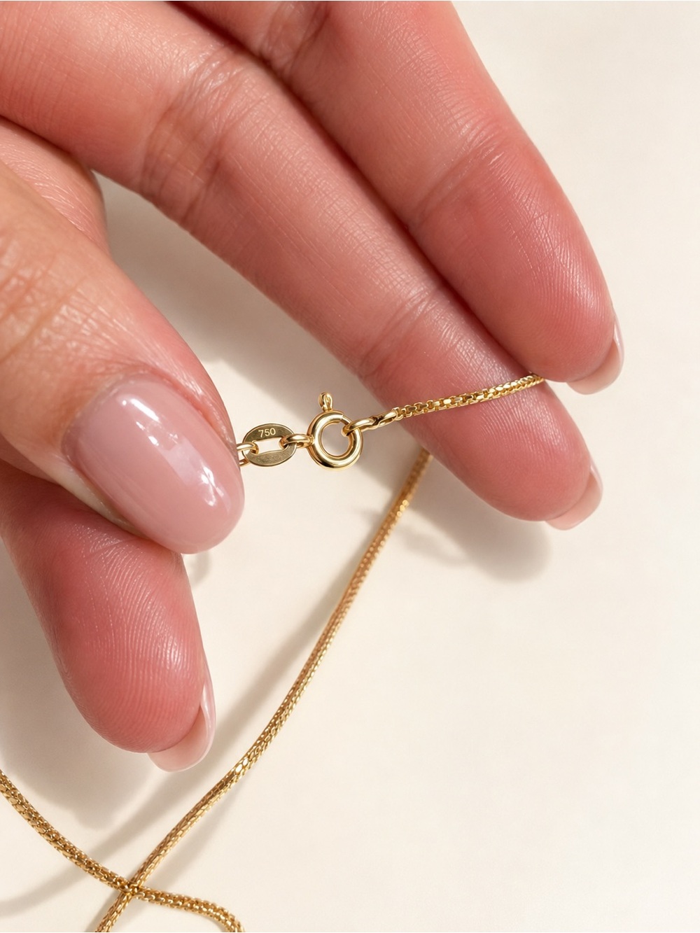 Classic 750/18k Gold Chain Necklace- from Italy - Picture 2 of 3